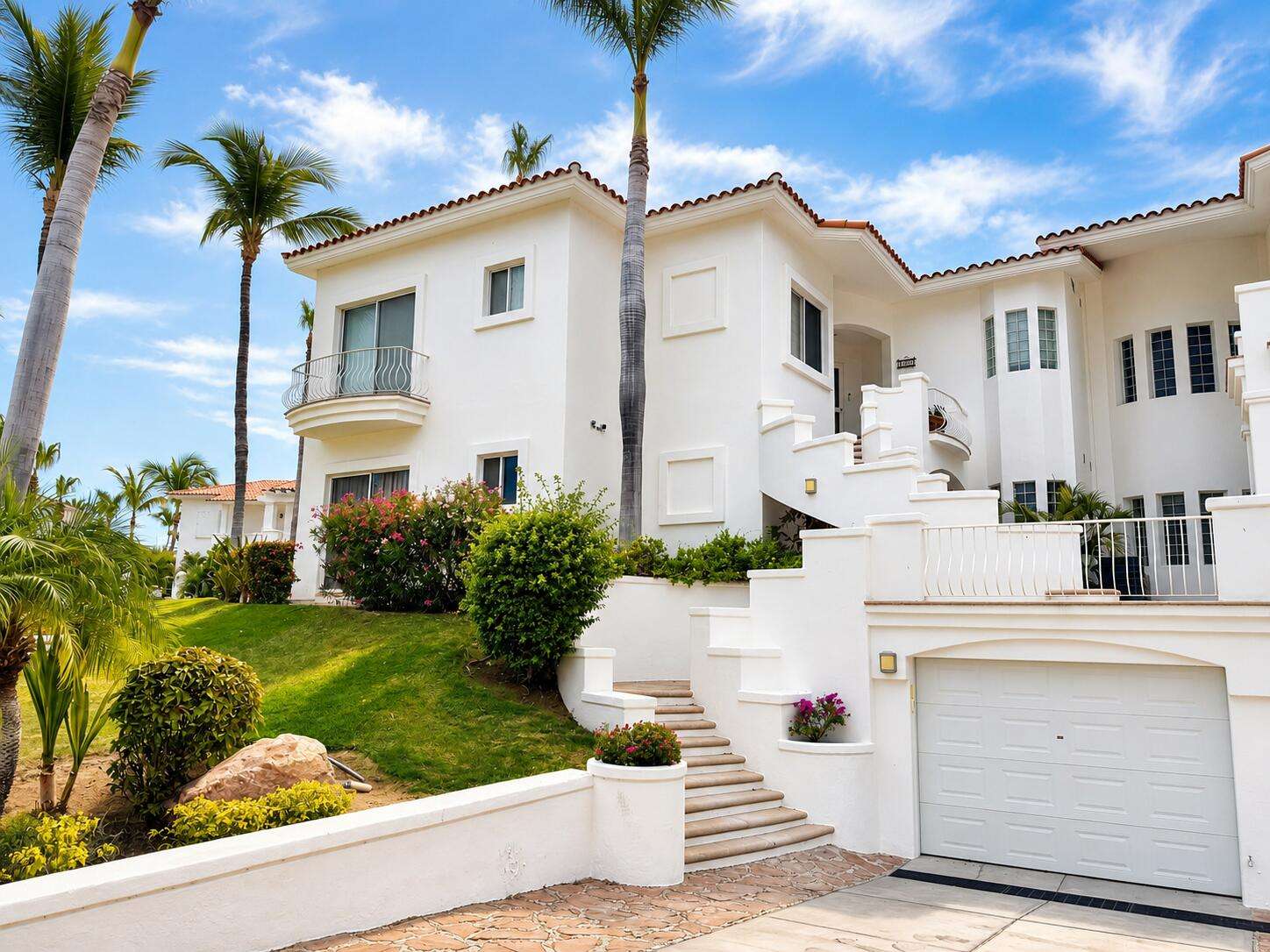 Palmilla Villas De Oro Experience effortless luxury in Villas de Oro, a spacious 3-bedroom, ground-floor corner residence in the exclusive Palmilla community. Perfectly positioned along the golf course, this exceptional home offers beautiful fairway – Villas de Oro 105, San Jose Corridor, San Jose Corridor, BS